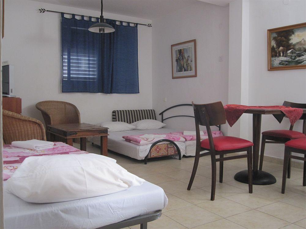 Ga'Aton Motel Nahariya Exterior photo