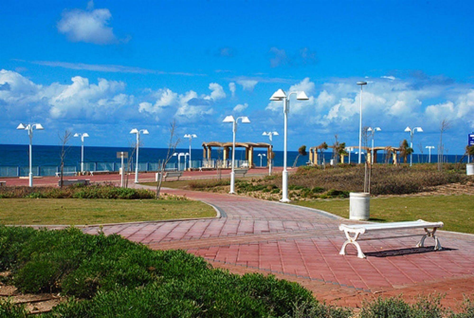 Ga'Aton Motel Nahariya Exterior photo
